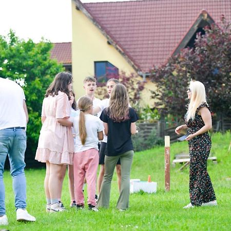 Aseltur Brasov Hotell Eksteriør bilde