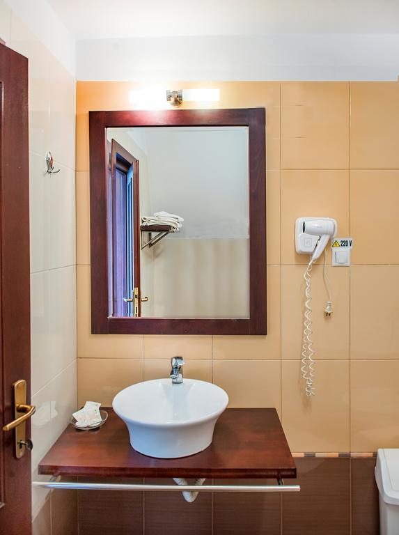 Aseltur Brasov Hotell Eksteriør bilde