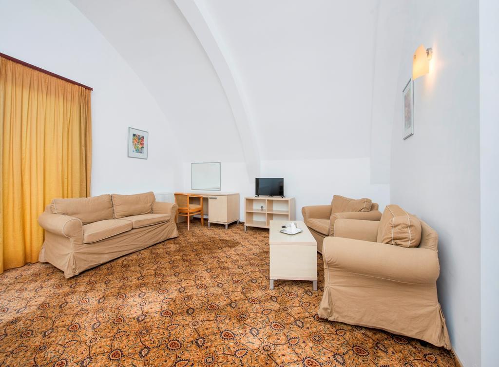 Aseltur Brasov Hotell Eksteriør bilde