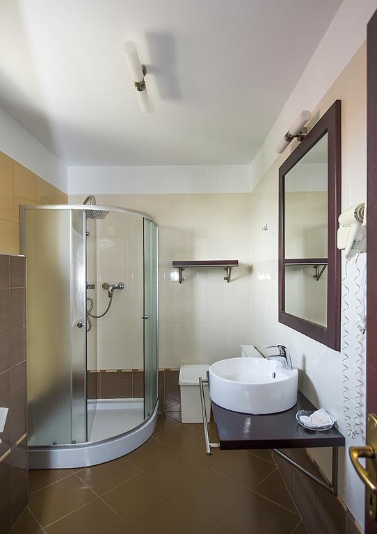 Aseltur Brasov Hotell Eksteriør bilde