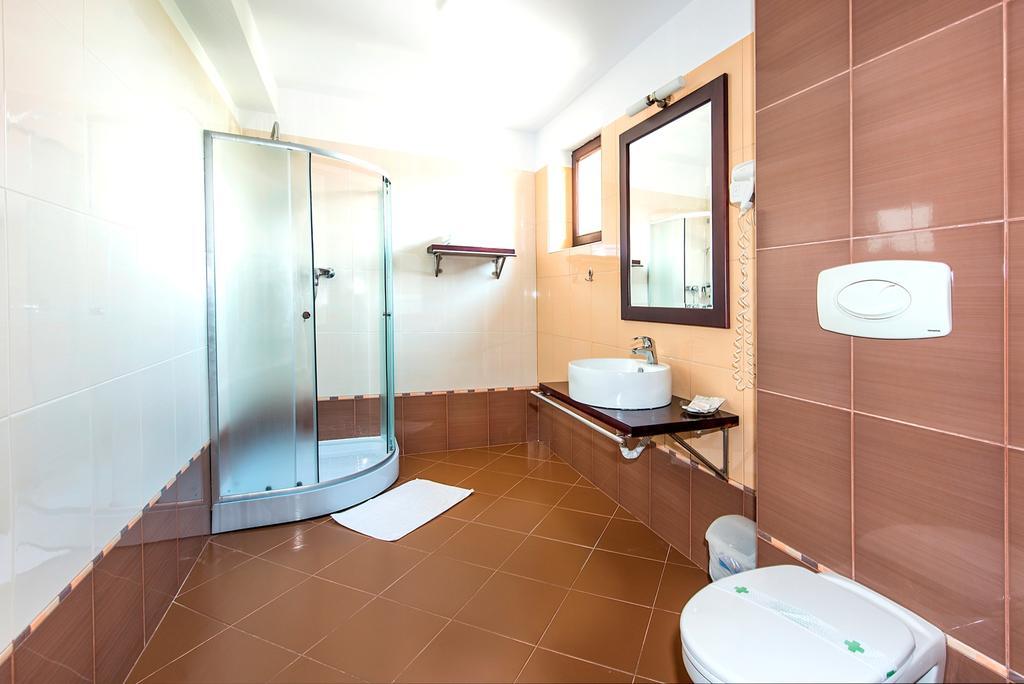 Aseltur Brasov Hotell Eksteriør bilde