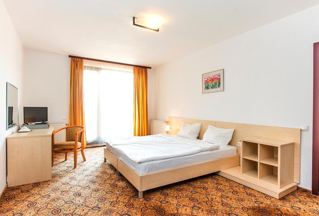 Aseltur Brasov Hotell Eksteriør bilde