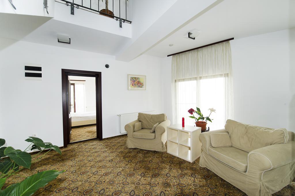 Aseltur Brasov Hotell Eksteriør bilde