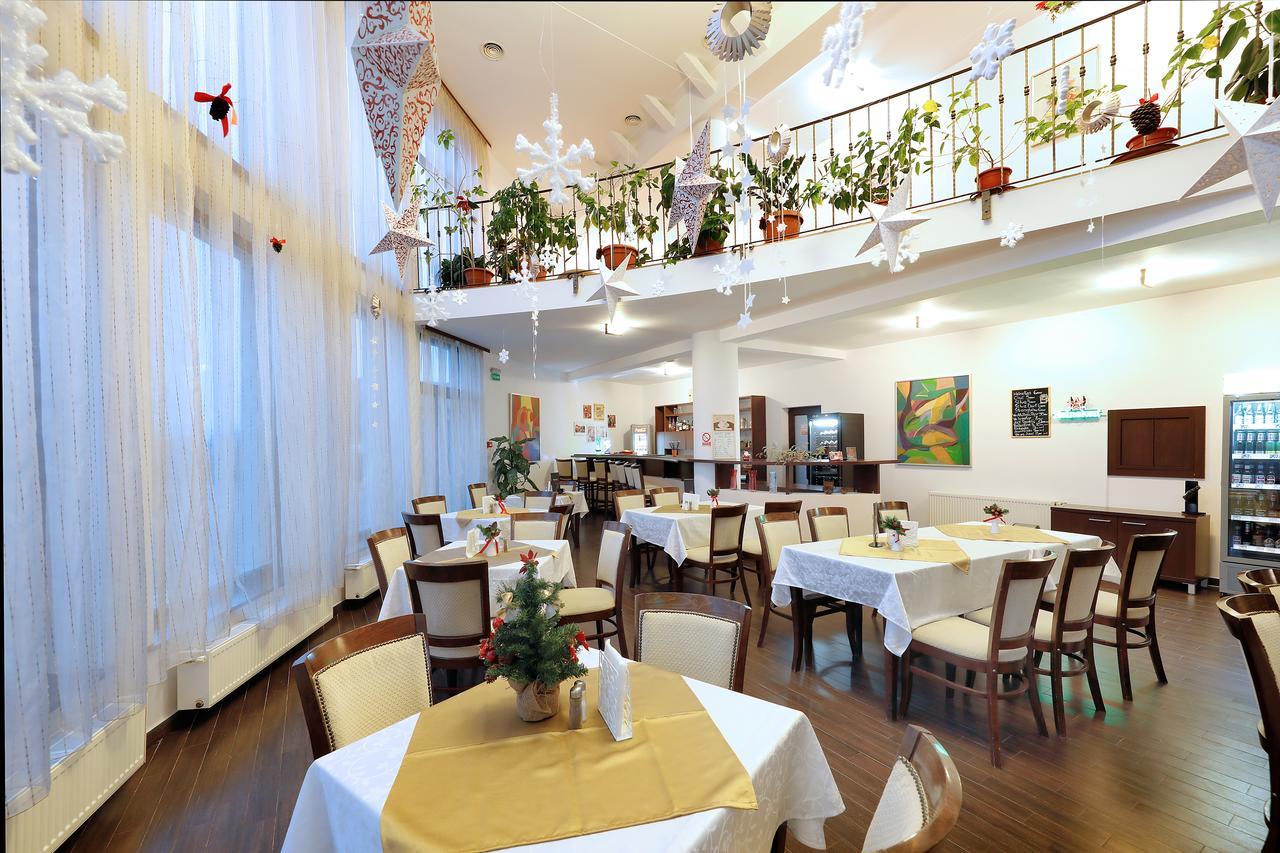 Aseltur Brasov Hotell Eksteriør bilde