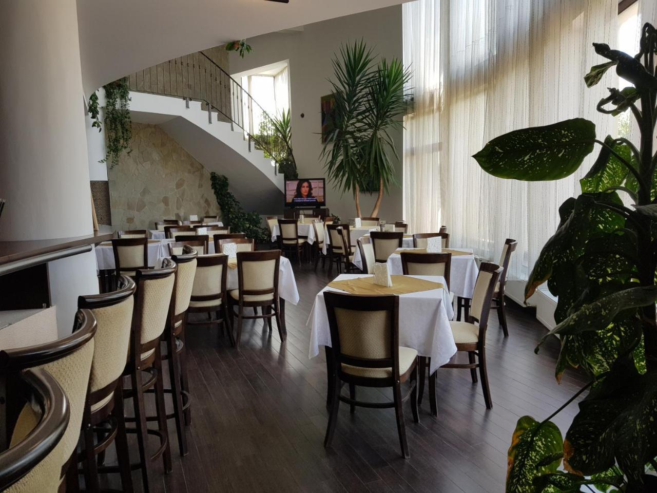 Aseltur Brasov Hotell Eksteriør bilde