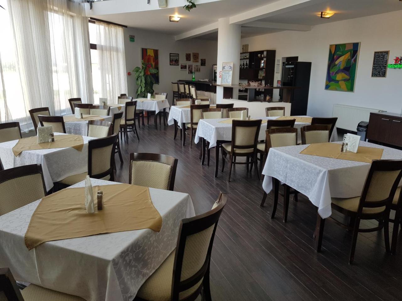 Aseltur Brasov Hotell Eksteriør bilde